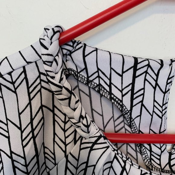 🐱4 for $10. WORTHINGTON BLACK & WHITE CAP SLEEVE POLYESTER TOP SIZE LARGE - Picture 2 of 8